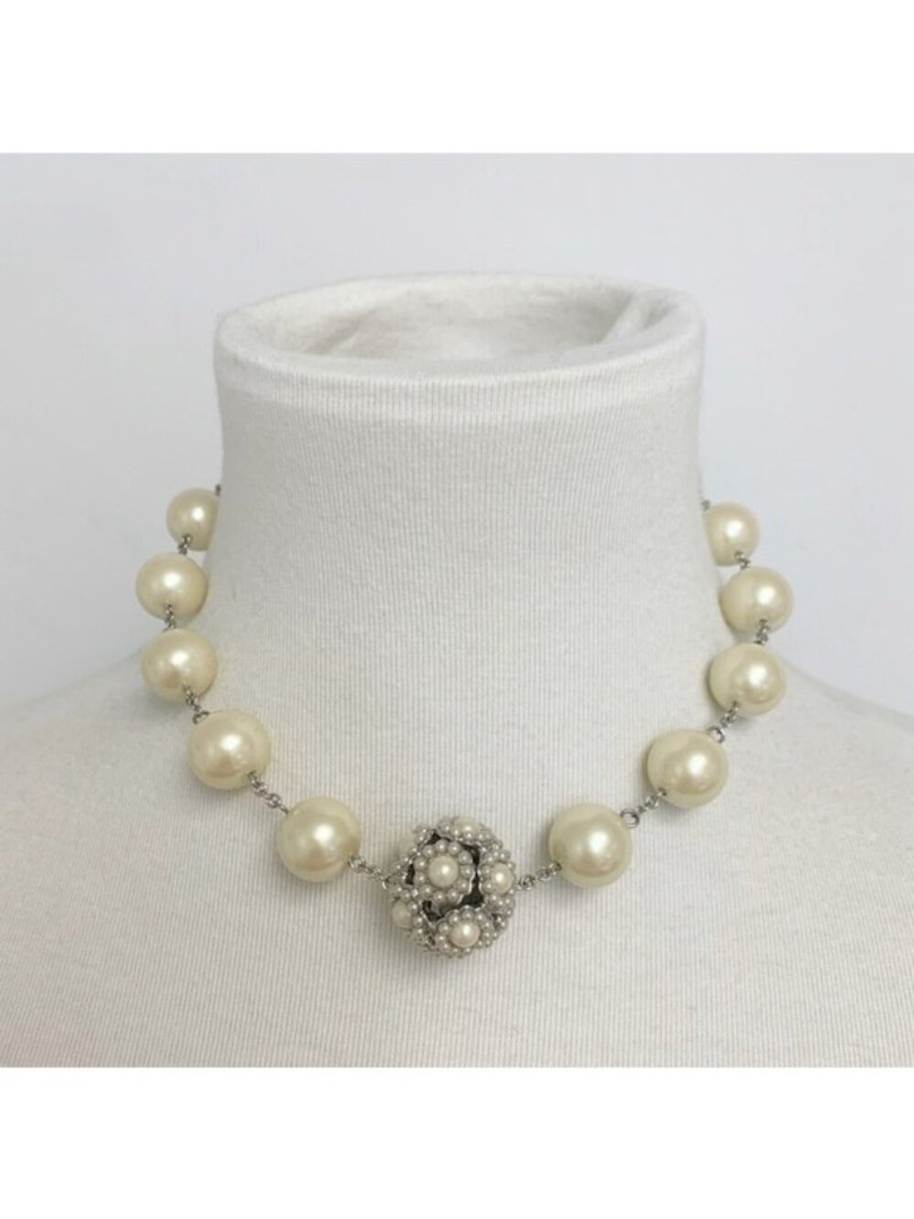 CAROLEE New York faux big pearl floral necklace NWT